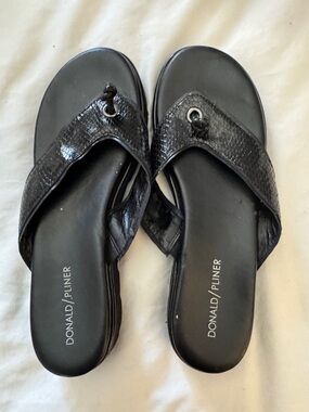 Donald J. Pliner Black Snakeskin-Texture Thong Sandals